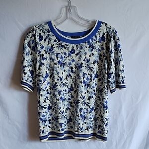 Talbots short sleeve blue and white floral top size medium petite